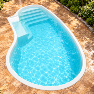 Piscina modello 10 in vetroresina – 7,50 × 3,85 m