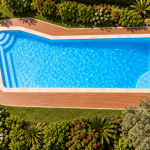 Piscina modello 12 in vetroresina – 6,80 × 3,70 m